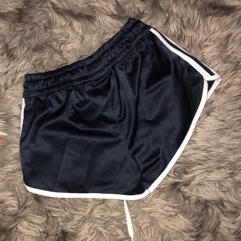 Adidas sport shorts - Picture 4 of 4
